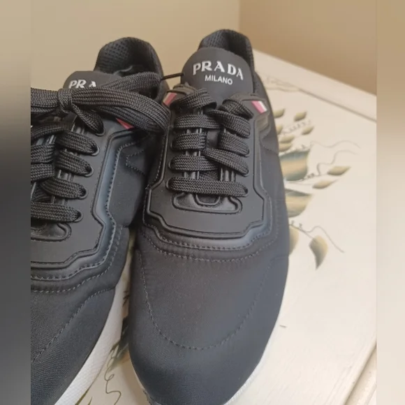 PRADA SNEAKERS WOMEN'S size 40 IT 9 USA - Picture 4 of 10